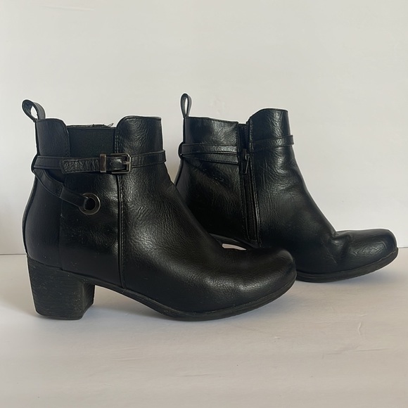 Black Zip-up Ankle Booties - Picture 2 of 7